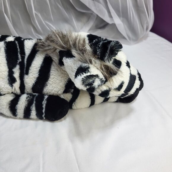Kohls Cares 14" Zebra Black & White Striped Stuffed Plush Embroidered Eyes - Picture 10 of 12